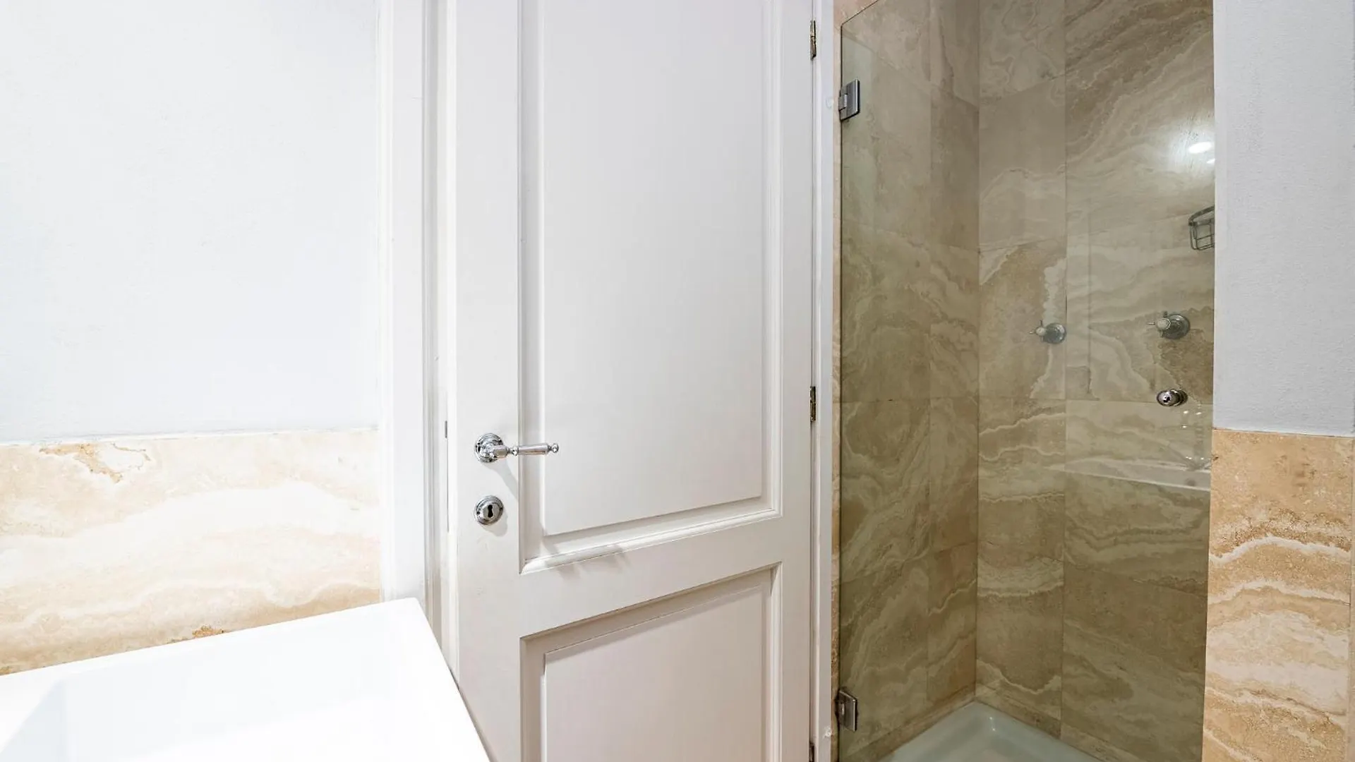 Suite In Pz. Michelangelo: Due Camere Con Due Bagni Florence Italy