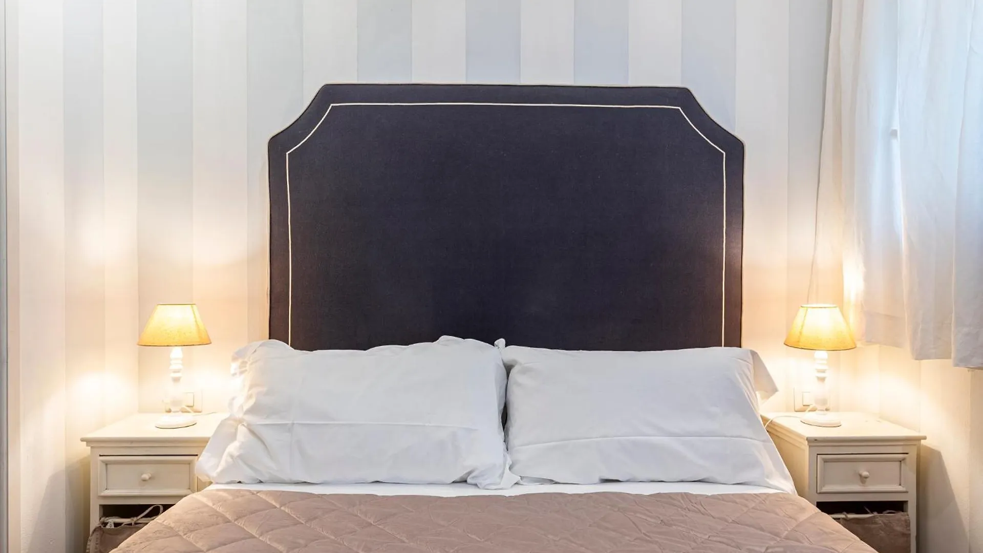 Apartment Suite In Pz. Michelangelo: Due Camere Con Due Bagni Florence Italy