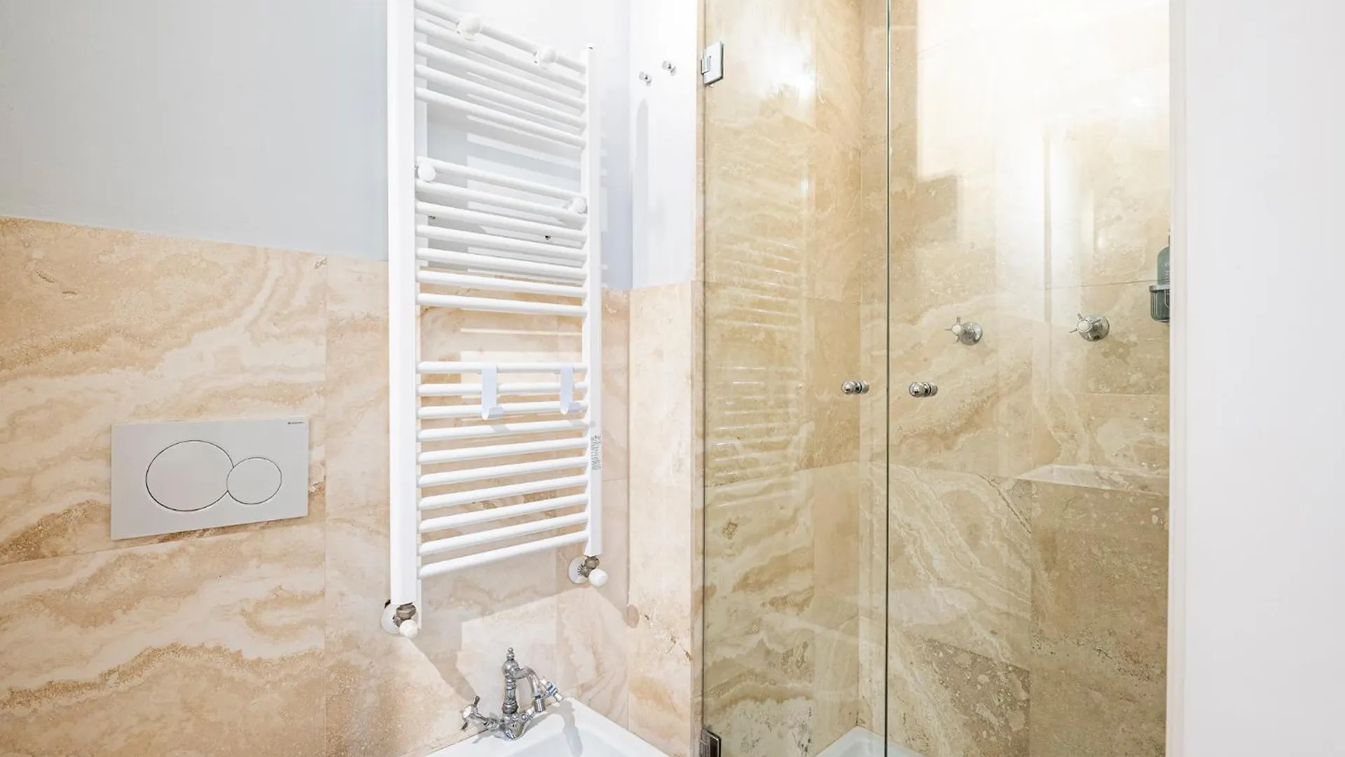 Suite In Pz. Michelangelo: Due Camere Con Due Bagni Florence 0*,  Italy