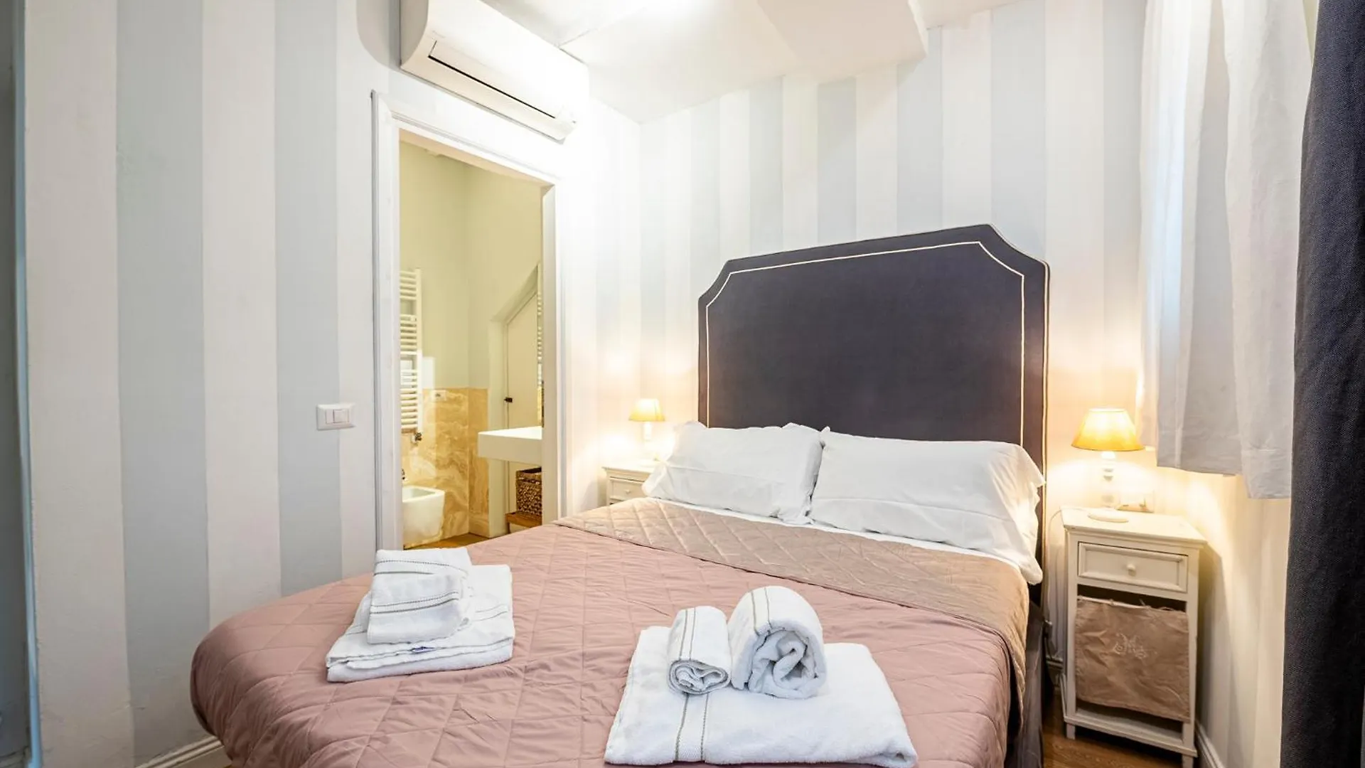 Suite In Pz. Michelangelo: Due Camere Con Due Bagni Florence 0*,