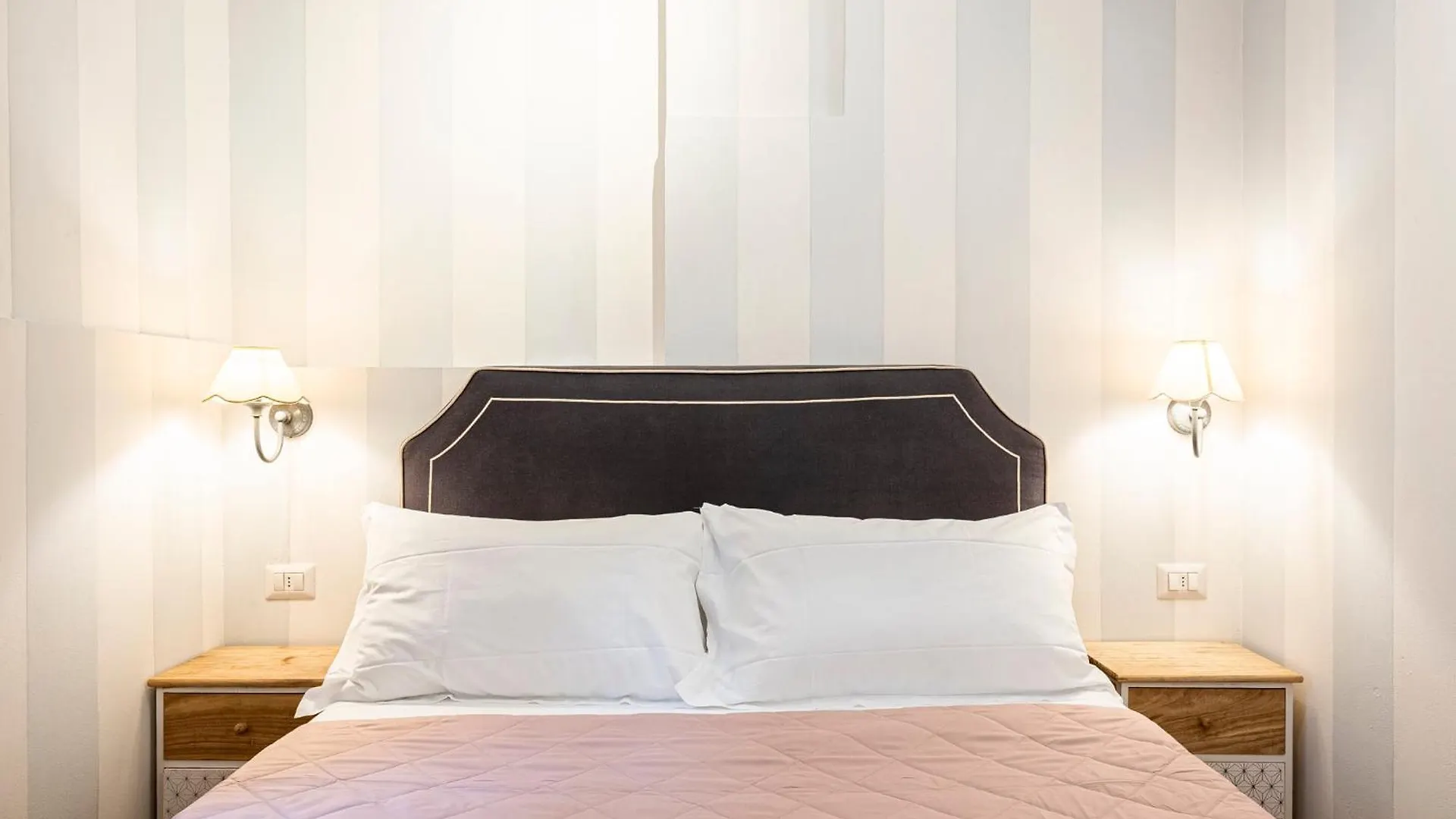Suite In Pz. Michelangelo: Due Camere Con Due Bagni Florence