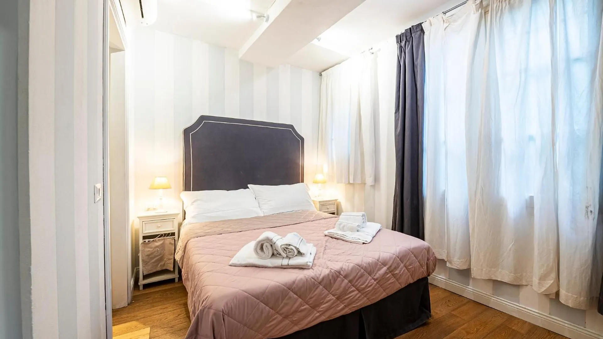 Suite In Pz. Michelangelo: Due Camere Con Due Bagni Florence Apartment